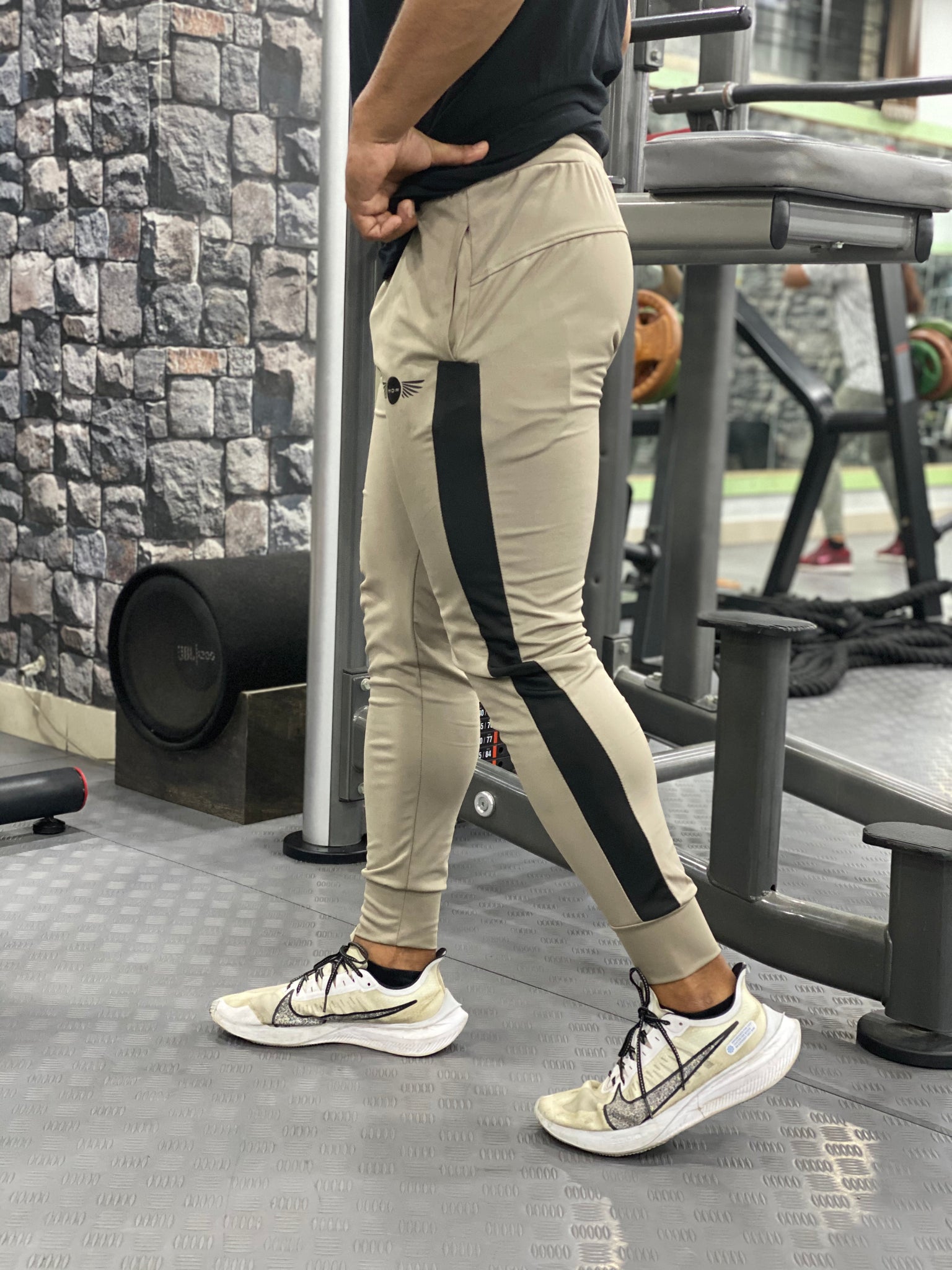 MOVERFIT Ankle Fit Training Jogger Pant : VQ Silver Khaki – MOF Wear